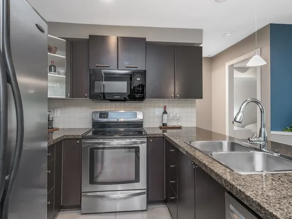 5454 198th St #107, Langley, BC V3A 1G2