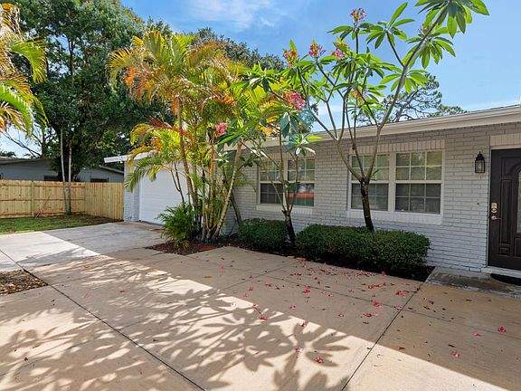 2nd image of 2509 Plantation Dr