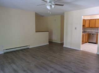 90 Elliot Rd #4B, East Greenbush, NY 12061