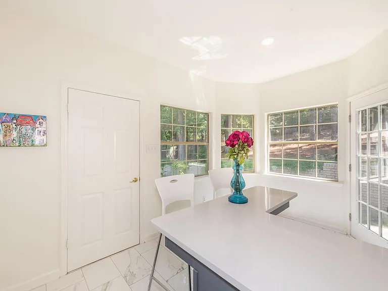 15 Lorian Dr — Photo 6