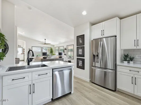 10407 W TONOPAH Drive, Peoria, AZ 85382