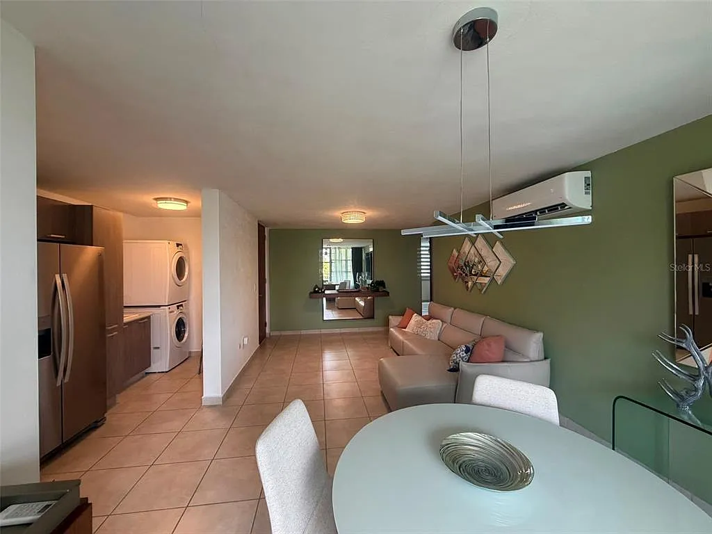 3 bed, 2.0 bath, 1200 sqft, $1,875 — Photo 2