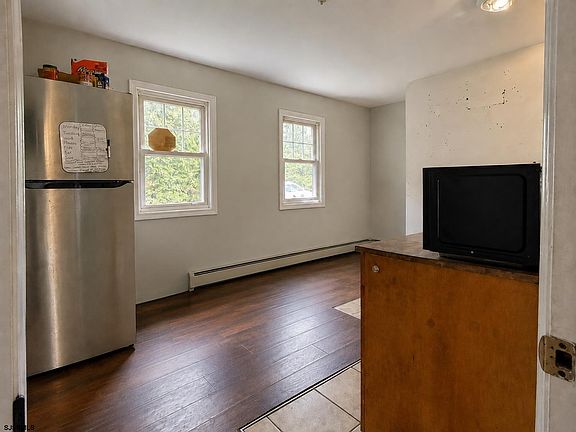 5th image of 506 N 2nd St