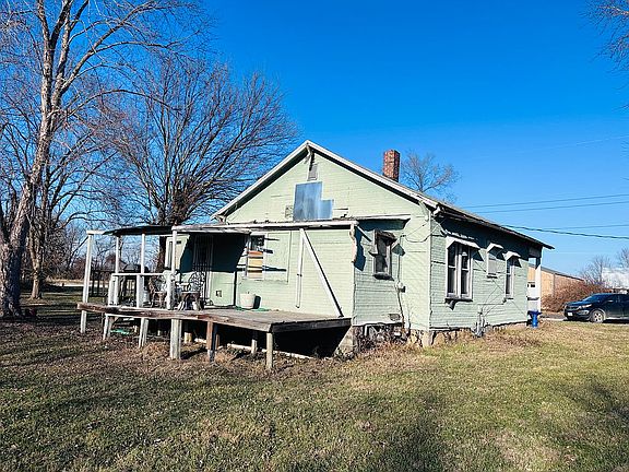 3rd image of 609 Bremond St