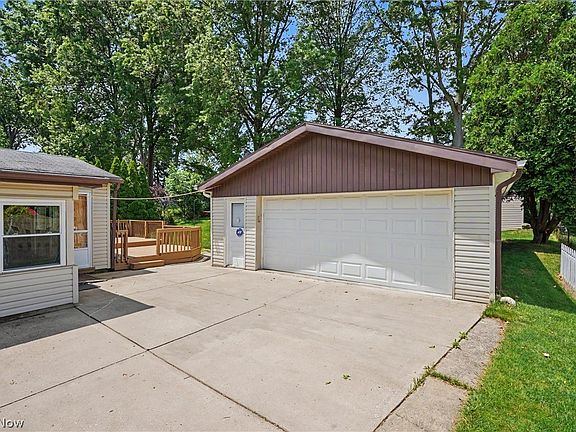 3rd image of 3648 Northport Dr