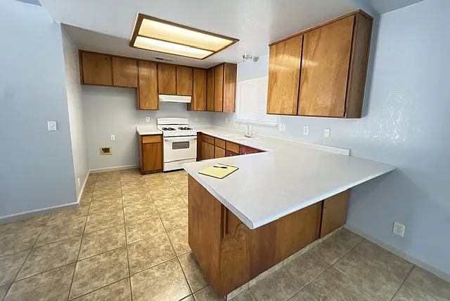3 bed, 1301 sqft, $2,000 — Photo 3