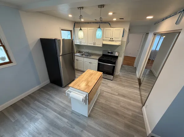 12 Chapel Pl Floor 1, North Babylon, NY 11703