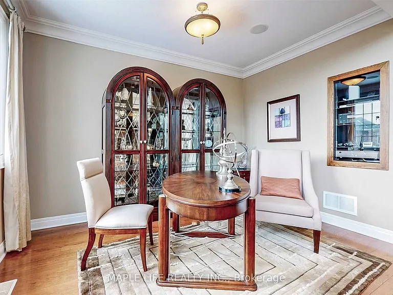 246 Sir Benson Dr — Photo 17