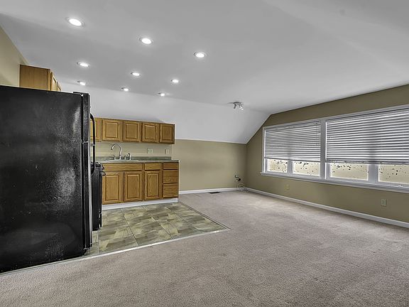 DINING AREA NEXT TO THE KITCHEN