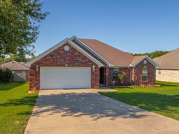 3rd image of 3409 N Ridge Dr