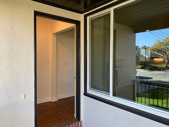 3rd image of 912 Toyon Dr
