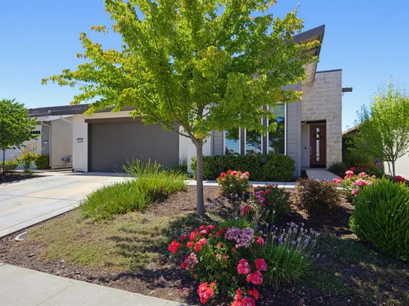 2305 Overjoy Ln, Roseville, CA 95747