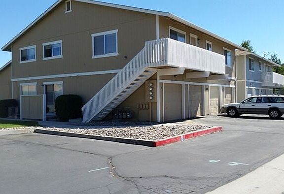 2nd image of 1176 Townhouse Cir