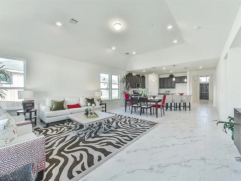 25206 Farmdale Ln — Photo 4