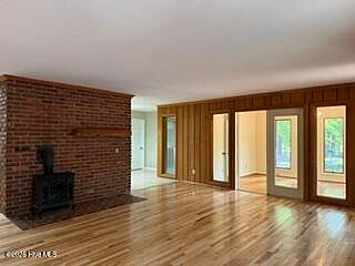 3rd image of 1649 Midland Rd