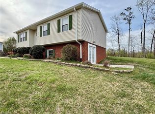 147 Scarlet Ln, Mount Airy, NC 27030