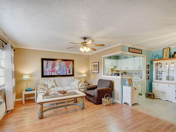 4th image of 109 Northampton St #F