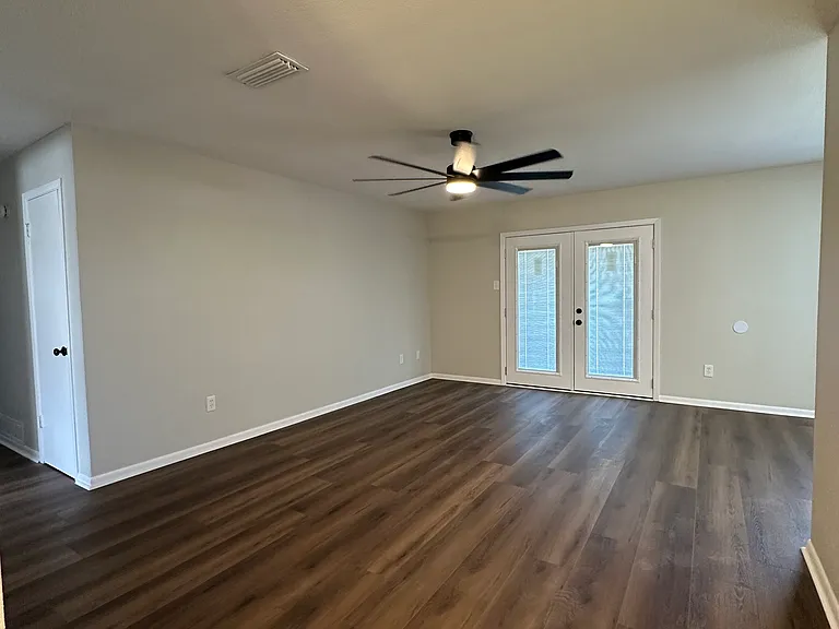 127 Dunn St — Photo 3