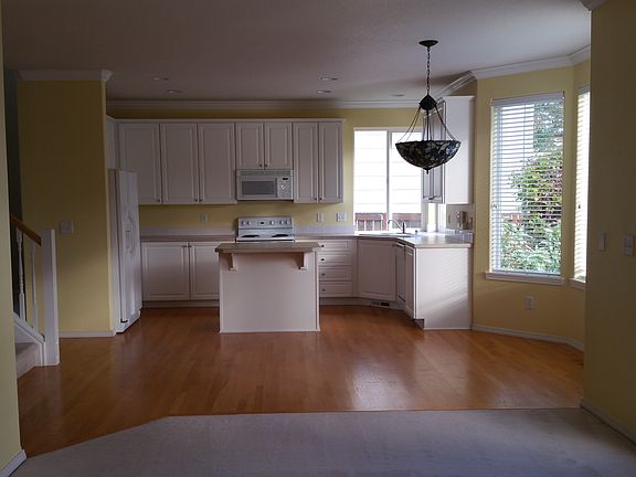 5th image of 2307 SE 190th Ave