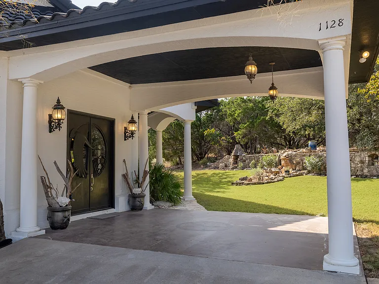1128 Thurman Bluff Dr — Photo 33