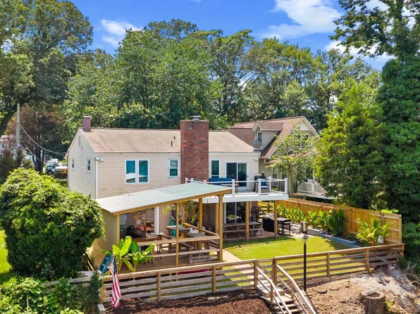 7580 Beach Dr, Pasadena, MD 21122