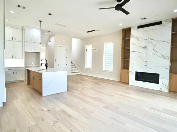 5823 Winsome Ln, Houston, TX 77057