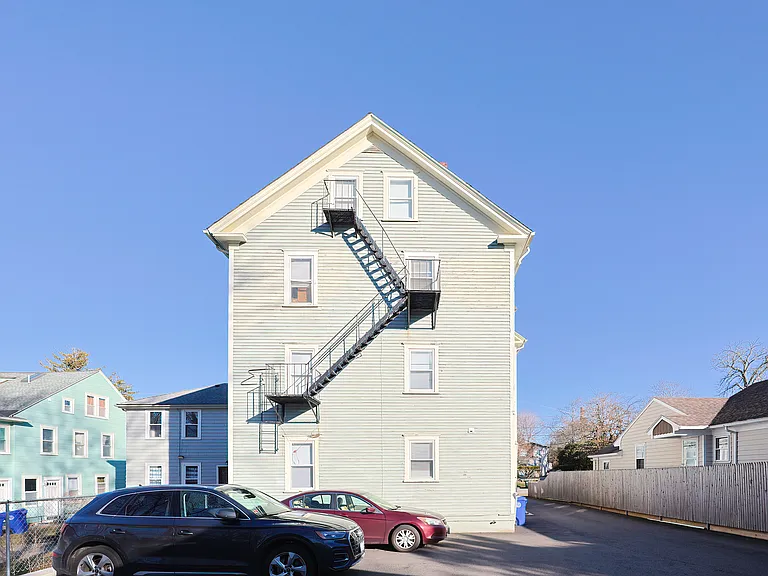327 High St #2R — Photo 2