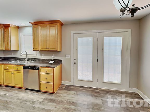 4th image of 743 Faith St