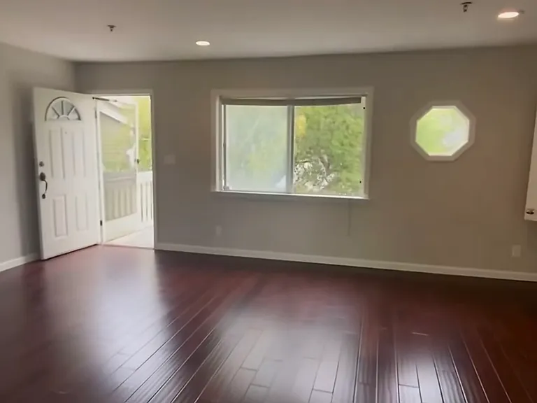 7 Courtney Ln #B — Photo 1