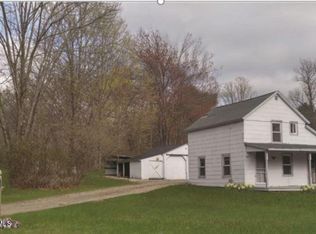 196 Blandford Stage Rd, Russell, MA 01071