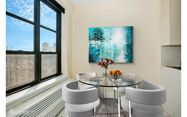 Sold by Douglas Elliman | media 15