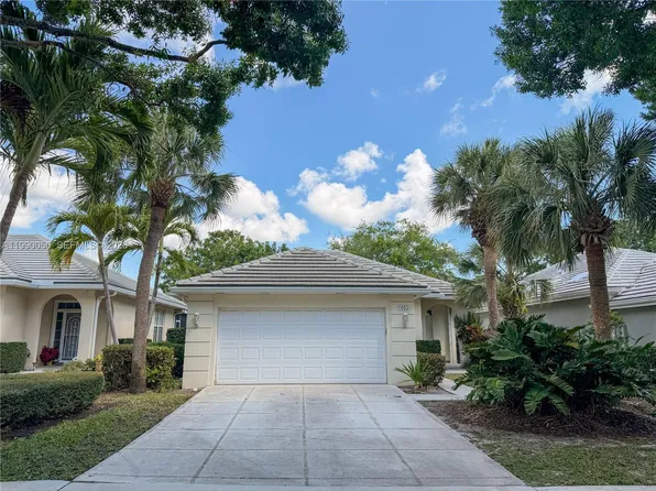 1053 Bedford Ave, Palm Beach Gardens, FL 33403