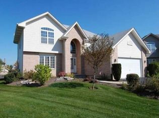432 Greenbriar Dr, Glendale Heights, IL 60139