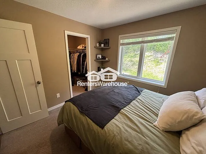 1305 Flag Ave N #2 — Photo 11