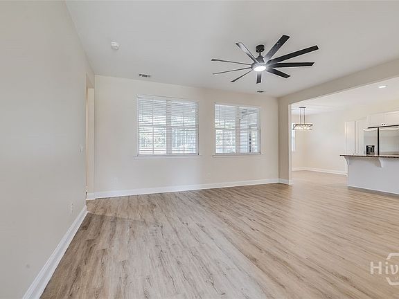 5th image of 100 N Kingsley Drive