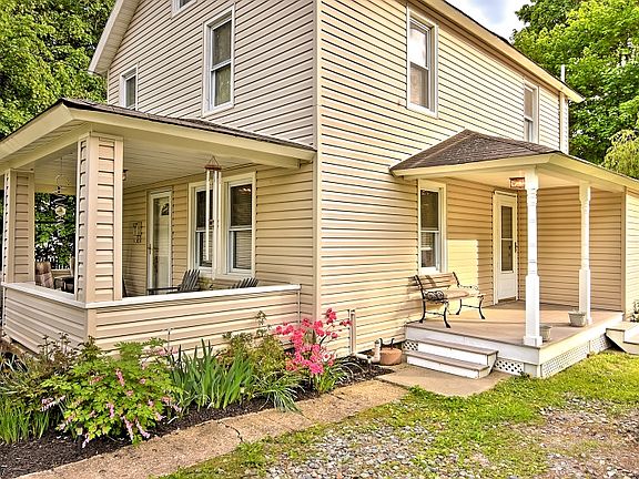 4th image of 8 Kennedy Ave