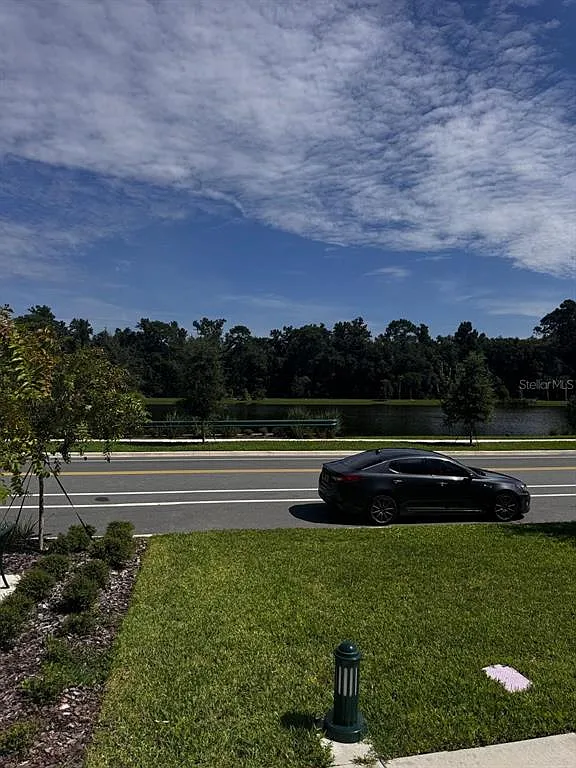 3 bed, 2.5 bath, 1653 sqft, $3,700 — Photo 4