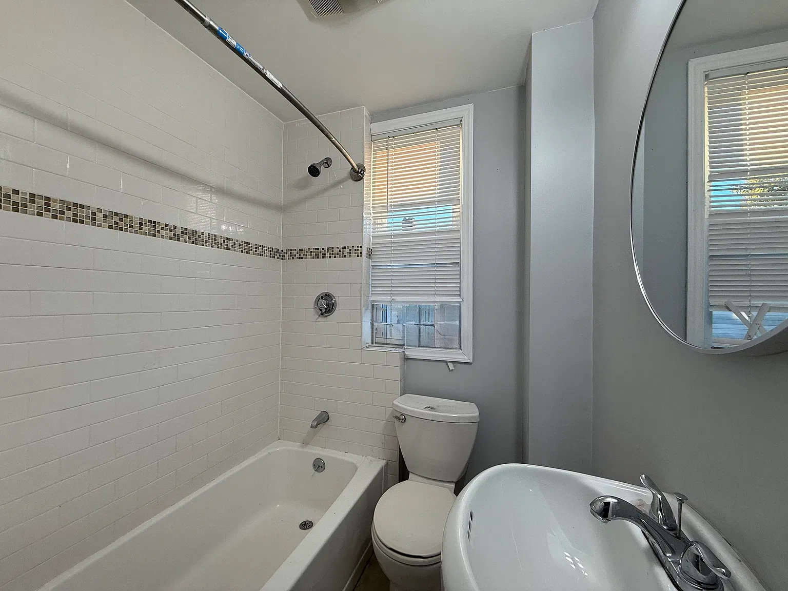 3 bed, 1000 sqft, $3,000 — Photo 4