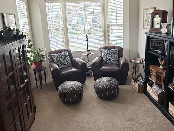 5th image of 282 Cedar Ridge Dr