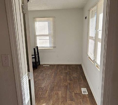 5th image of 1612 North St