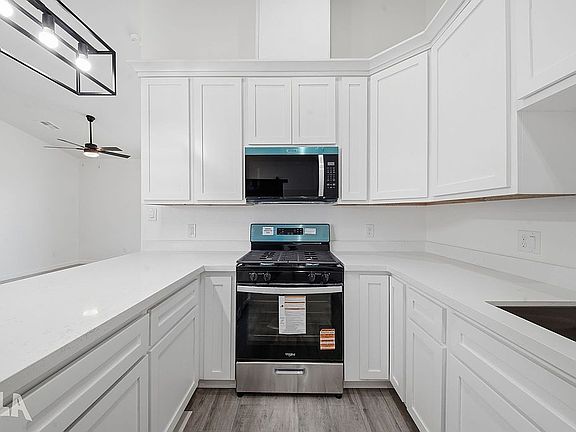 4th image of 5101 E Los Olivos Dr