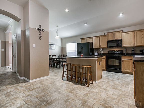 5th image of 1030 Cottontail Dr.