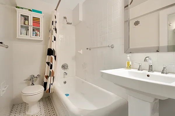 Rented by Compass | media 19