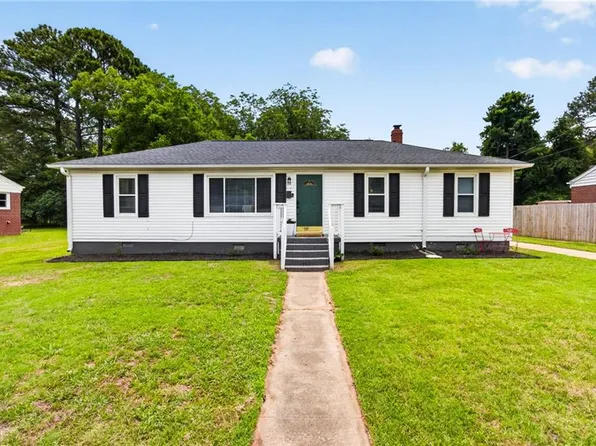 24 Westminister Dr, Hampton, VA 23666
