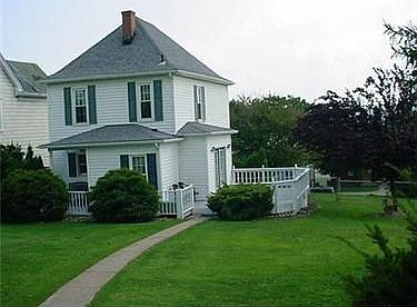 2nd image of 1158 Arch St