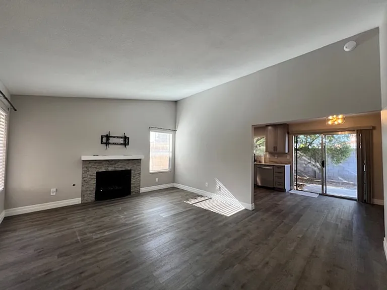 2526 Wolverton Ave — Photo 34