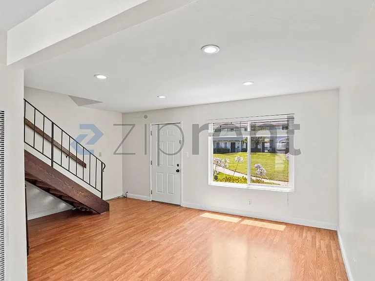 38551 Royal Ann Cmn — Photo 5