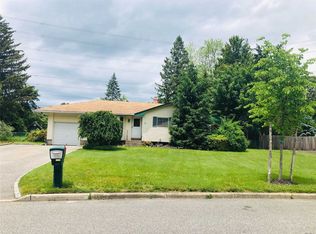 18 Heron Ln, Commack, NY 11725