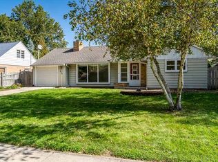 619 N Oak Knolls Ave, Rockford, IL 61107