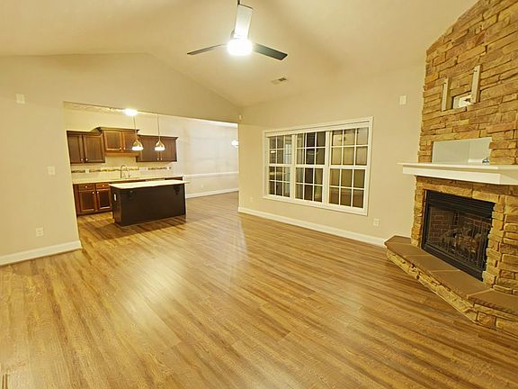5th image of 543 Hammond Farms Rd